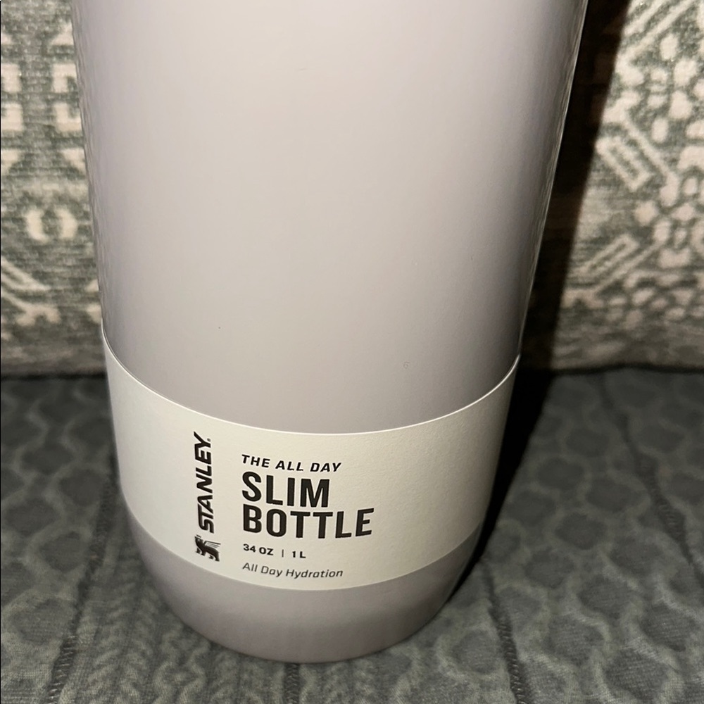 Stanley 34oz All Day Slim Bottle Ash NWT - Picture 3 of 10